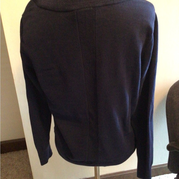 Vineyard Vines Sweater Size Small. - Picture 6 of 6